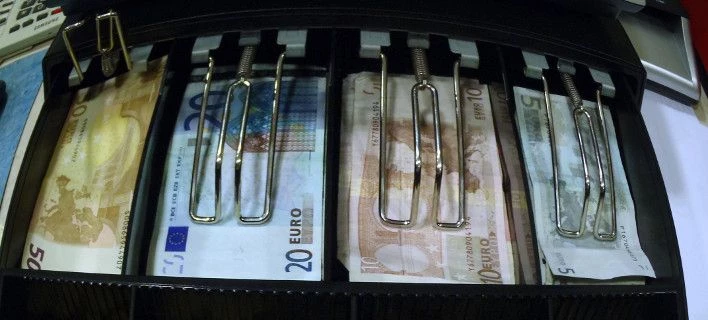 Προθεσμία 9 ημερών για δήλωση επαγγελματικού λογαριασμού στην ΑΑΔΕ -Μετά έρχονται πρόστιμα